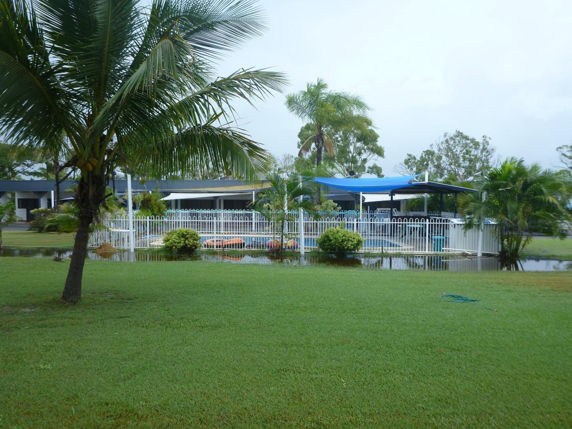 Birch Motel Bowen Previously Known As Bowen Arrow Motel ภายนอก รูปภาพ